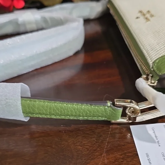 Kate Spade Elegant Green and Cream Crossbody Bag - Picture 9 of 9